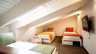 3BD Warm Springs Ski Condo - Hot Tub, Walk to Ski Lifts! - 0