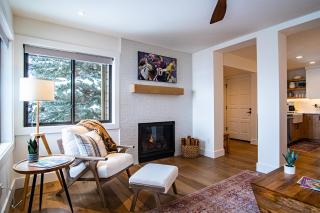 Classy, contemporary, cozy, Sun Valley con with Community & Resort Amenities - 3