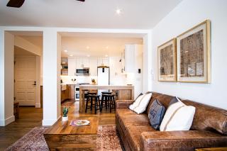 Classy, contemporary, cozy, Sun Valley con with Community & Resort Amenities - 1