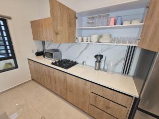 Luxury 2-Bedroom Apartment with Pool & Fast Wi-Fi - 8