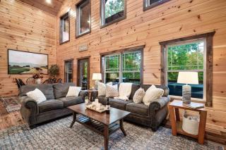 Luxe Indoor Pool Cabin with Mt View - 8