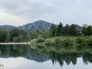 SV140 - Walk to Lifts & Town - Hot Tub & Pool - 1