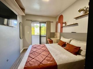 Kitnet no centro com garagem - 1