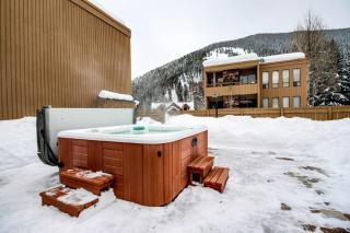 Sawtooth Ski Condo - Hot Tub + Walk to Ski Slopes! - 1