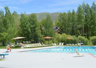 3BD-3BA Ski Chalet - Views + Resort Amenities! - 5