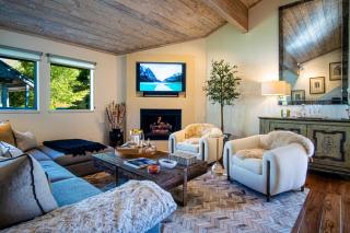 3BD-3BA Ski Chalet - Views + Resort Amenities! - 3