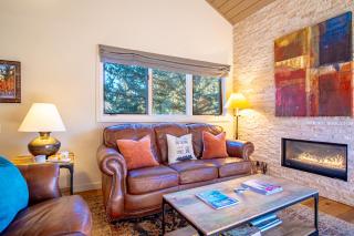 2BD Fairway Nine Golf Condo + FREE Resort Amenities - 9