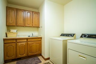 Sunflower Lane - 4BD Sun Valley Retreat + Resort Amenities - 2