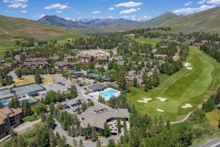 Modern Golf View Condo + Resort Amenities - 2