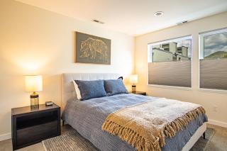 Mountain View Villa - Lux 3BD w/Roof Terrace - Downtown Hailey - 1