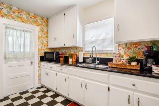 Bright and Quirky Hillcrest Craftsman - 7