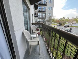 22 -The heart of International Dr - Universal - 1