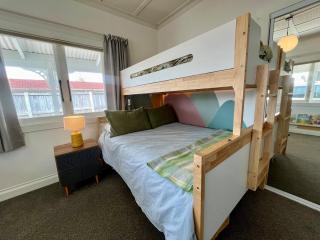 Comfy Family Home and Cabin - 6