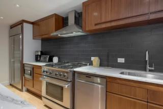 Modern Townhouse in Historic Harlem - 6