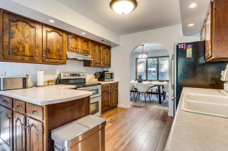 4 Mi to Capitol Spacious Springfield Home with Deck - 2