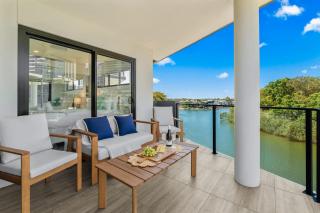 Broadbeach Waterside 2BR Luxury Apt - 9
