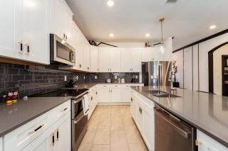 New Beautiful 7 br w pool games theme rooms - 3