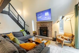 Modern chalet for 8 people with Fireplace, Hot Tub and nearby Skiing - 8