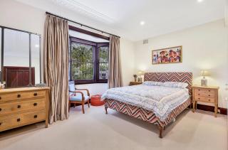 Art Deco Beach Haven - 1