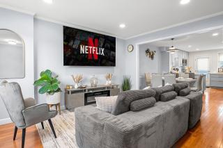 Modern 4BR Getaway 3 Min to OldTown Walk to Metro - 0