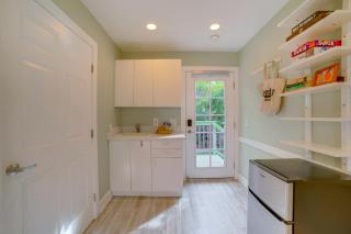 Walk to Festival of Lights Cozy Couples Retreat - 7