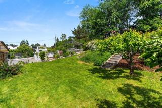 Lovely family house with garden - 1