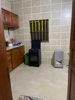 1 chambre salon climatisé électricité inclus , Cotonou, missèbo en face Festival des Glaces - 8