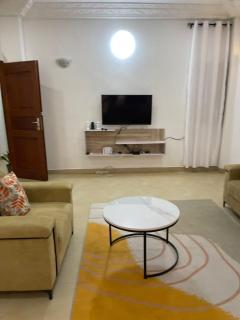 1 chambre salon climatisé électricité inclus , Cotonou, missèbo en face Festival des Glaces - 2