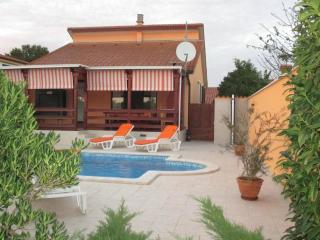 Ferienhaus "MARLENA" mit Pool - 2