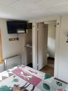 Cozy Cabin Rental for a Weekend Getaway in New Hampshire - 1