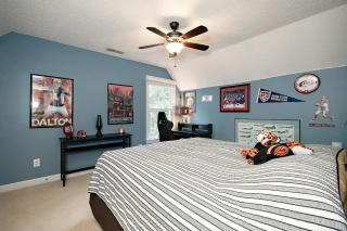 Majestic Home in Summer Oaks - 8