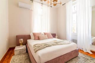 Acropolis 1910s Neoclassical Gem Marble Bathrooms - 7