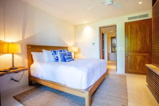 3 bd condo with Ocean views HK - 9