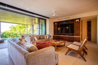 3 bd condo with Ocean views HK - 3