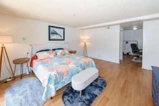 2-Bd LUXE Retreat Near Beach & Pool - 0