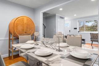 Modern 4BR Getaway 3 Min to OldTown Walk to Metro - 9