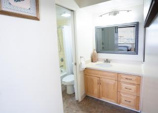 26th Floor Ocean-View Waikiki Condo 26th Floor, 2 Queens, Free Parking - 3