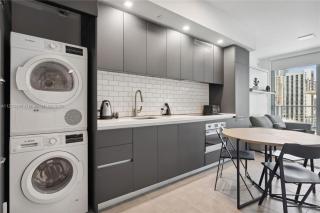 Skyline Nomad Studio Walk to Kaseya Rooftop Pool - 7