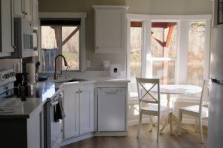 Skyriver Escape Riverfront With Hot Tub - 9