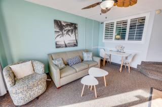 1BR Oceanfront Condo, Beach Cove, Pools, Hot Tubs! - 9