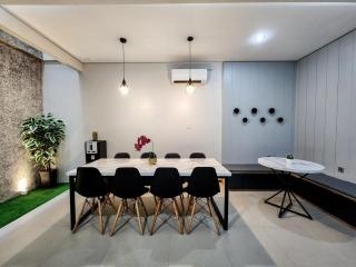 Luxurious Homey Ouma Villa Dago - 1