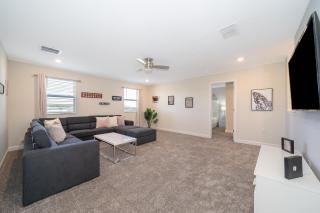 8894LR LUXURY 6 BED/6 BA (SANITIZED) - 4