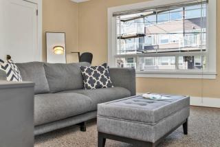 Vintage Westlake Gem Outstanding Location - 3