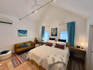 Cozy King Suite w/Coffee Bar + Walkable to Mass St - 0