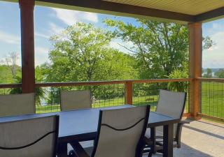 Exclusive Attraction Ticket Prices! Beautiful Lake Front Estate with Dock - 7