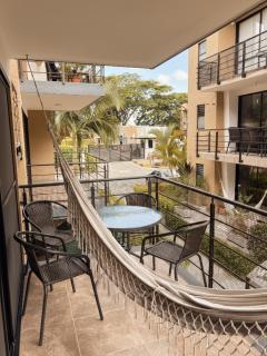 Apartamentos PRIVADOS 2- 3 HABITACIONES, Piscinas, Jacuzzy y Sauna a 5m del Aeropuerto - 20 minutos del Parque del Café y Cerca de Armenia By Molca Travel - 7