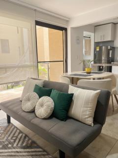 Apartamentos PRIVADOS 2- 3 HABITACIONES, Piscinas, Jacuzzy y Sauna a 5m del Aeropuerto - 20 minutos del Parque del Café y Cerca de Armenia By Molca Travel - 4