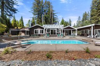 4 BR 3BA Redwood Retreat w Pool - 0