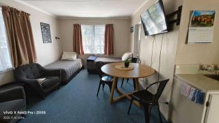 Chanel Court Motel - 4