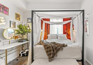 The Dazzling Two-Bedroom Two-Bath Suite in Boston - 9